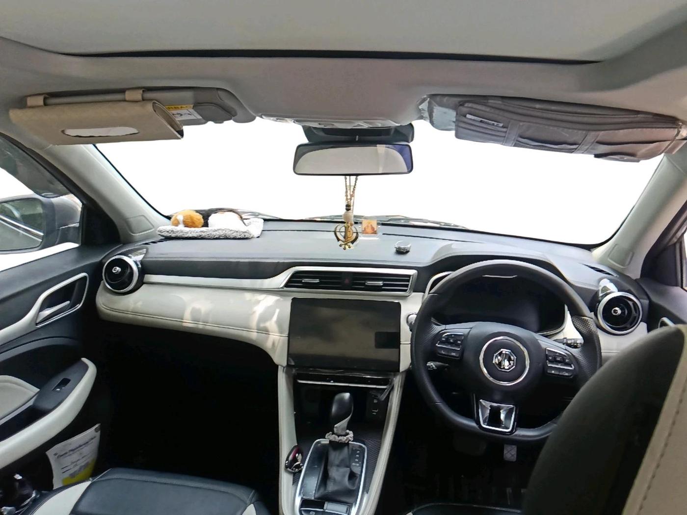 2024 MG ASTOR Select 1.5 CVT (Ivory), Petrol, Automatic, 16,726 km, interior