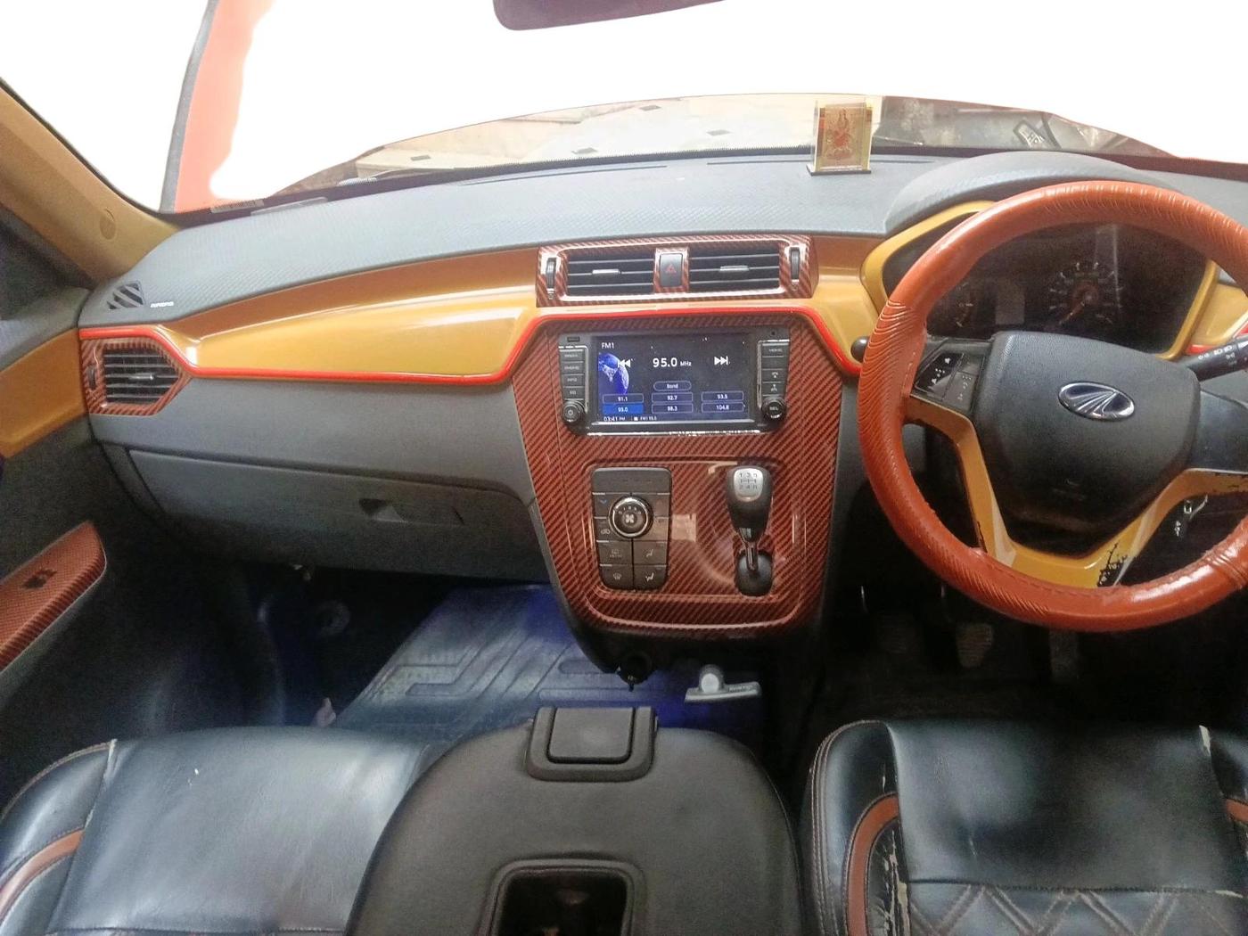 2017 Mahindra KUV 100 NXT K6+ D 6 STR, Diesel, Manual, 88,056 km, interior