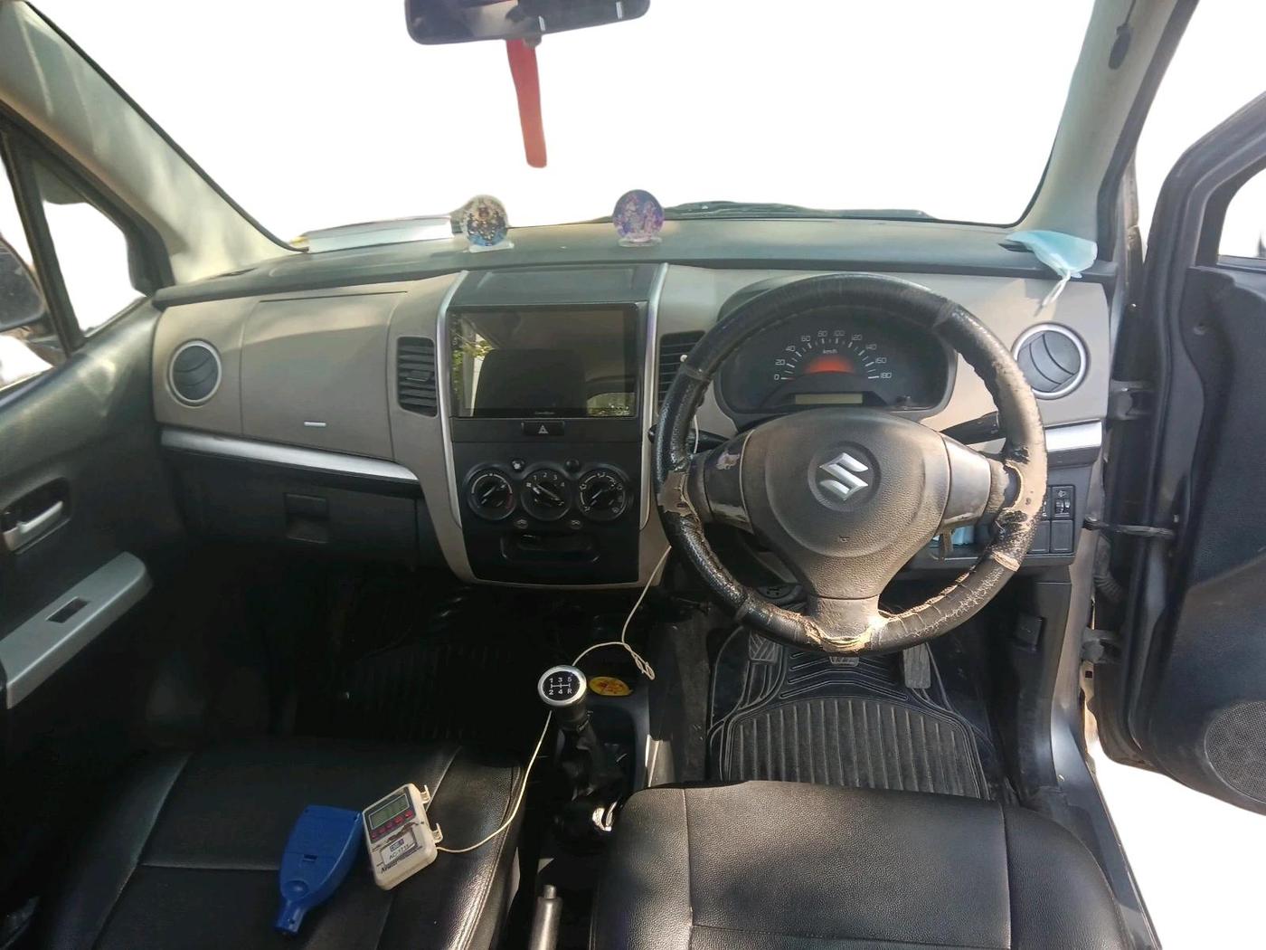 2016 Maruti Wagon R 1.0 LXI, CNG, Manual, 1,24,273 km, interior