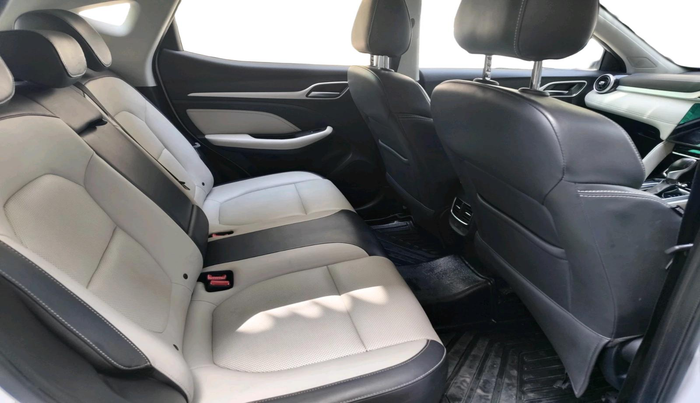 2022 MG ASTOR SMART 1.5 CVT, Petrol, Automatic, 59,799 km, interior