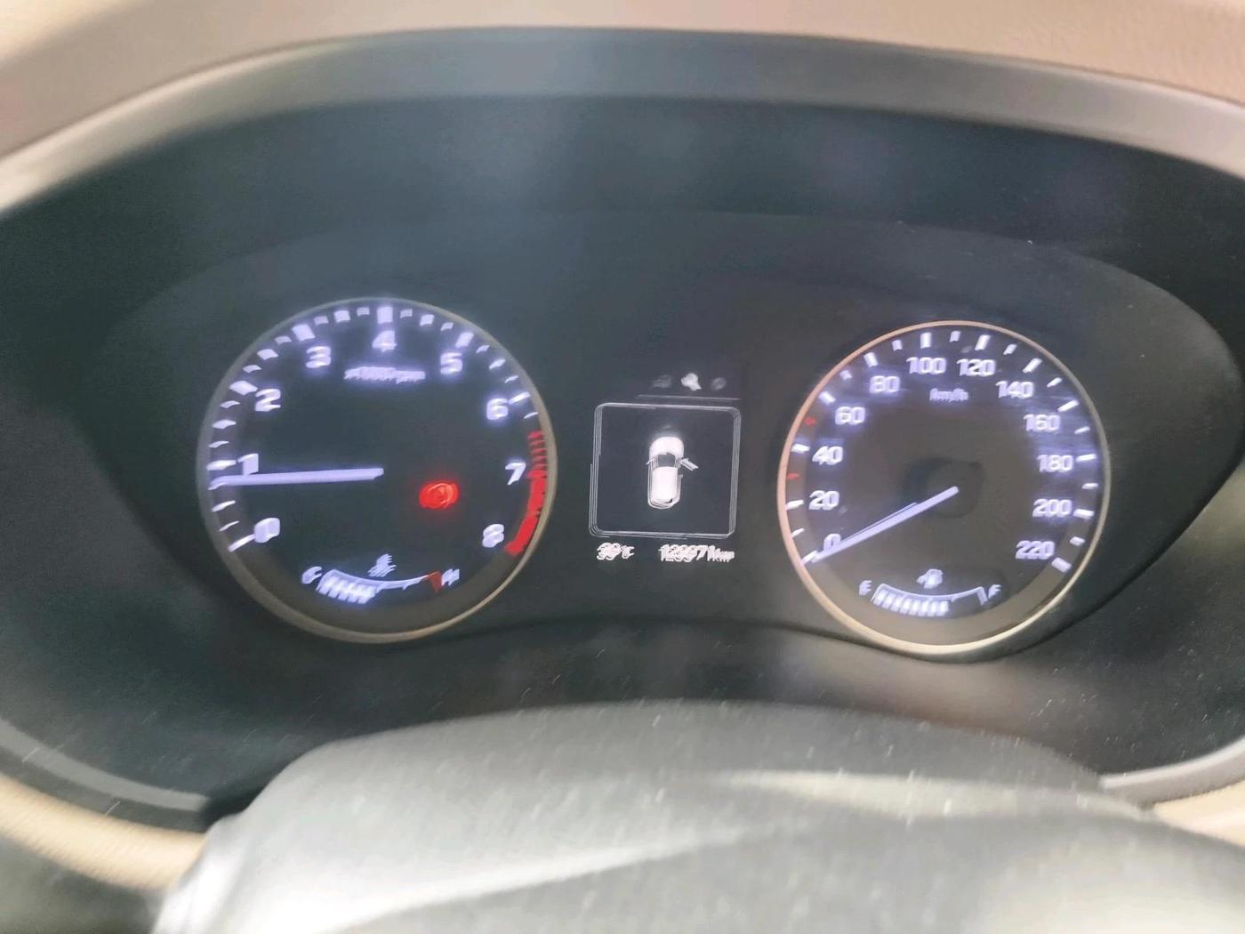 2015 Hyundai Elite i20 ASTA 1.2, Petrol, Manual, 1,29,971 km, interior