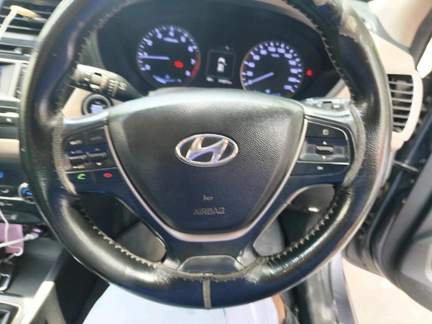 2015 Hyundai Elite i20 ASTA 1.2, Petrol, Manual, 1,29,971 km, interior