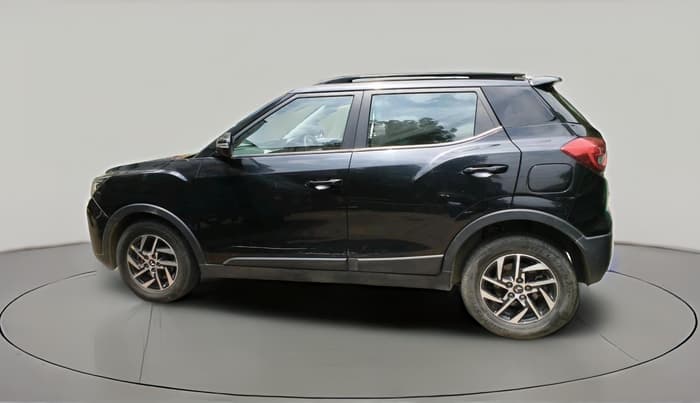 2023 Mahindra XUV300 W8 (O) 1.2 PETROL, Petrol, Manual, 44,191 km, exterior