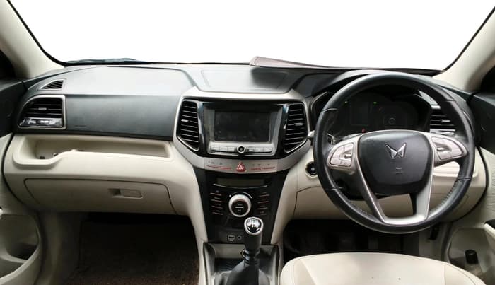 2023 Mahindra XUV300 W8 (O) 1.2 PETROL, Petrol, Manual, 44,191 km, interior