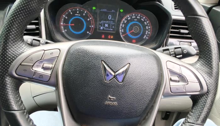 2023 Mahindra XUV300 W8 (O) 1.2 PETROL, Petrol, Manual, 44,191 km, interior
