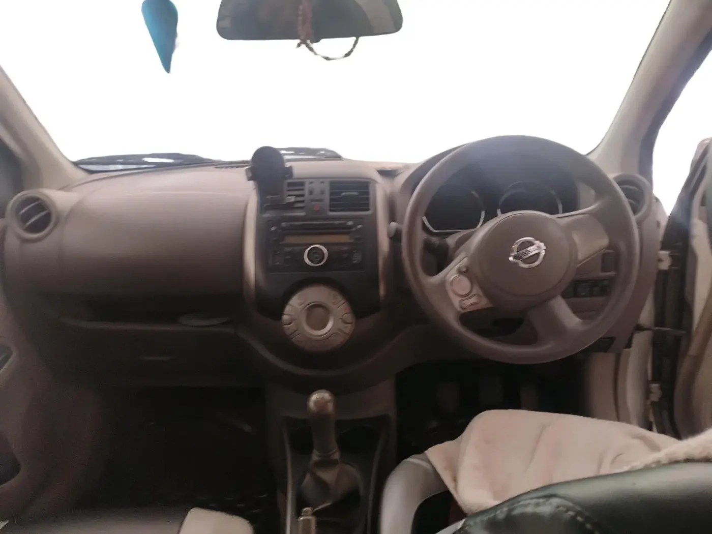 2011 Nissan Sunny XV PETROL, Petrol, Manual, 86,304 km, interior