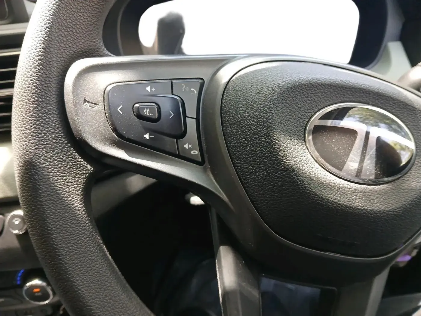 2024 Tata PUNCH ADVENTURE AMT, Petrol, Automatic, 17,098 km, interior