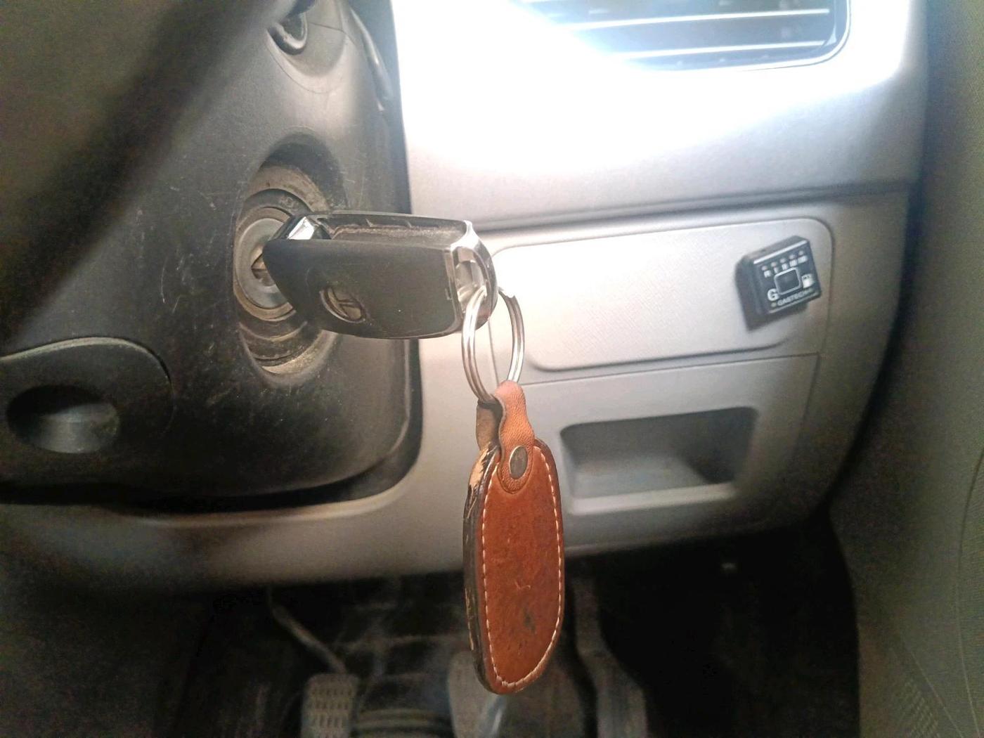 2019 Tata NEXON XM PETROL, CNG, Manual, 62,000 km, interior