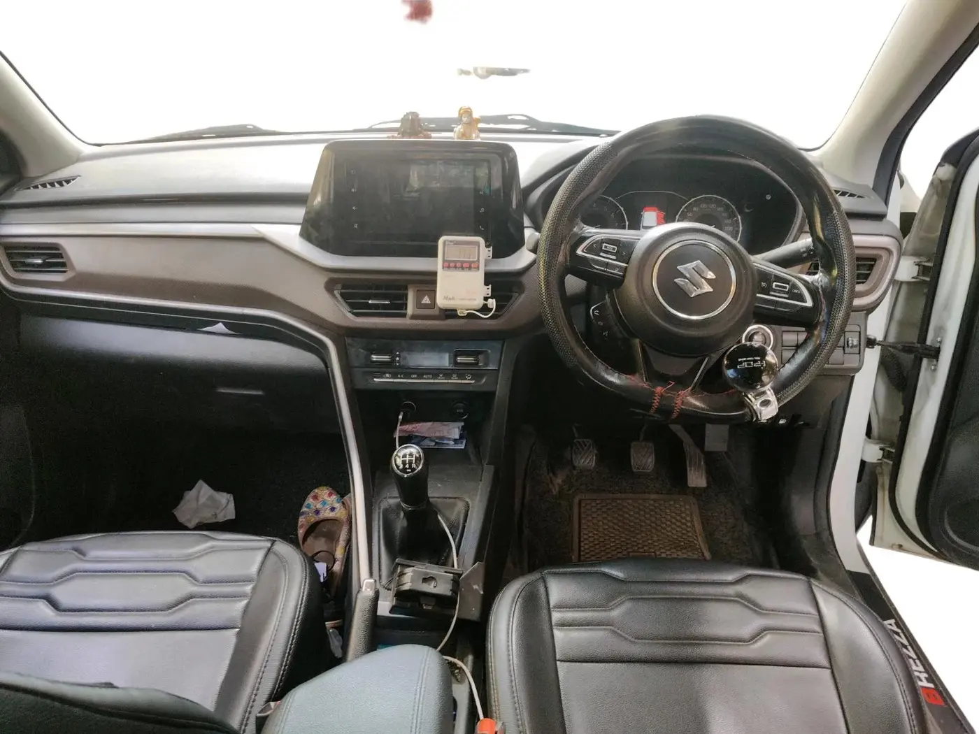 2023 Maruti BREZZA ZXI, CNG, Manual, 33,874 km, interior