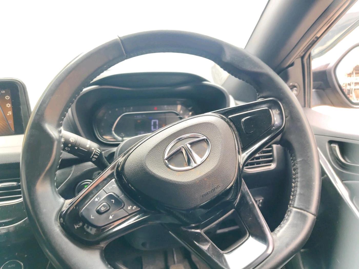 2022 Tata NEXON XZ PLUS PETROL DARK EDITION, CNG, Manual, 35,028 km, interior