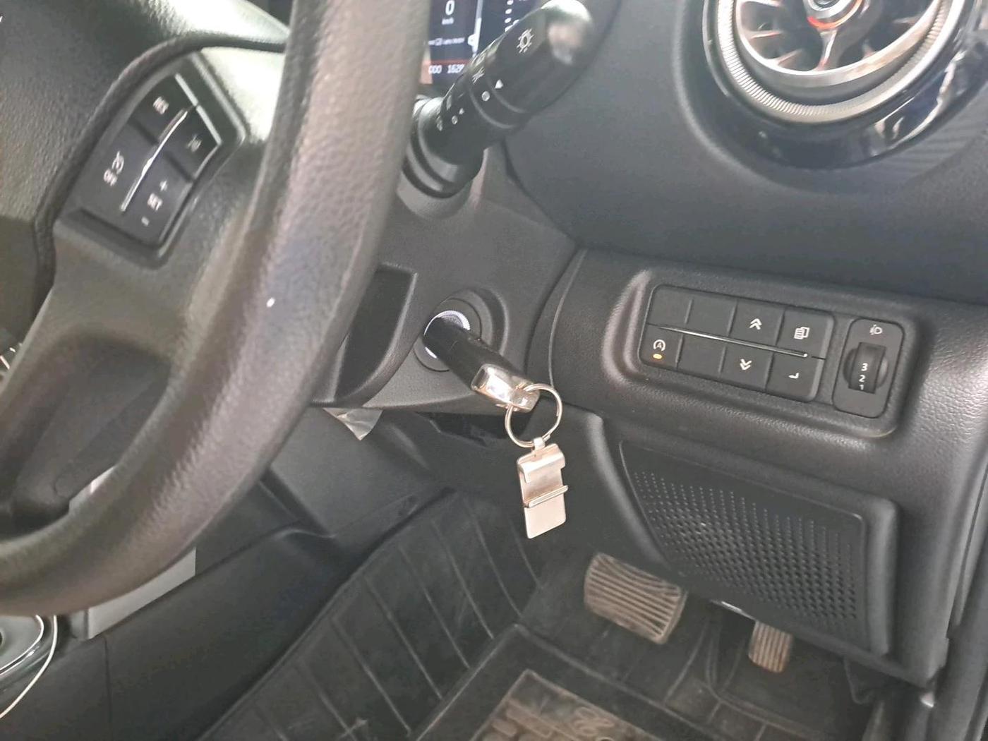 2023 Mahindra Thar LX P 2WD AT HT, Petrol, Automatic, 16,286 km, interior