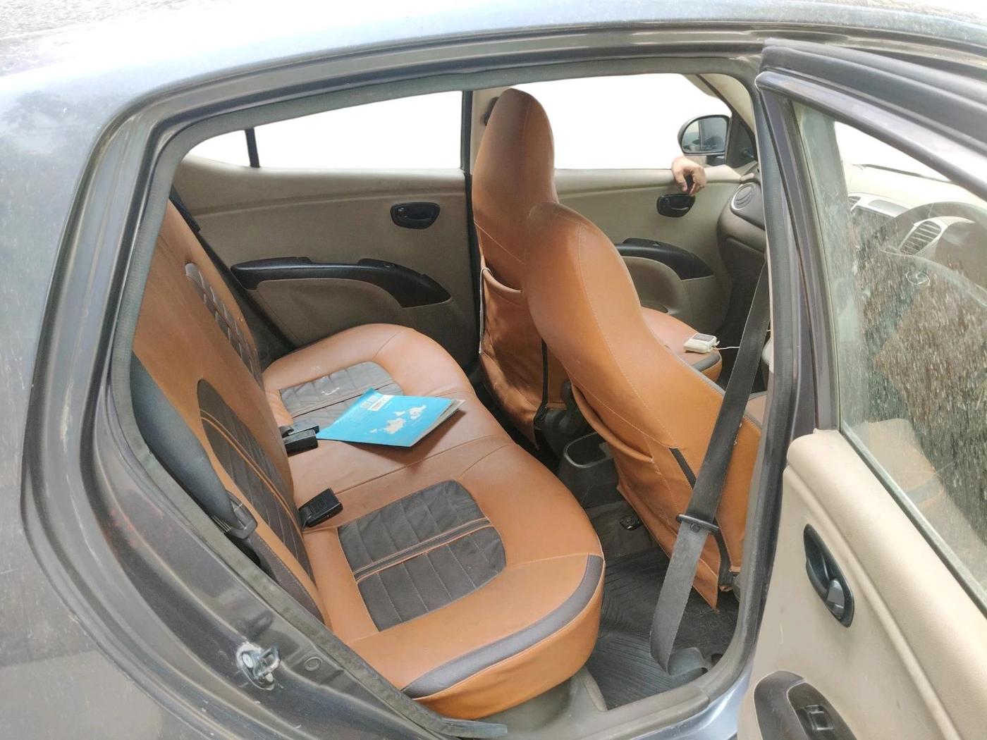 2014 Hyundai i10 MAGNA 1.1, CNG, Manual, 1,80,177 km, interior