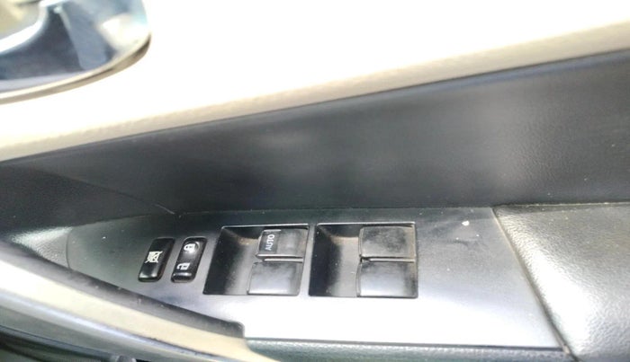 2016 Toyota Corolla Altis VL CVT PETROL, Petrol, Automatic, 1,34,882 km, interior