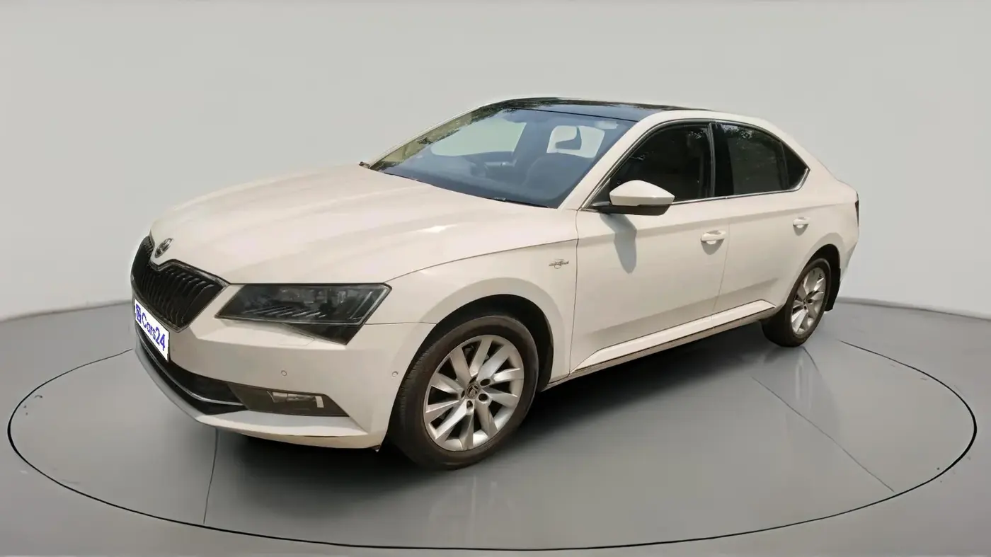 2017 Skoda Superb L&K 1.8 TSI AT, Petrol, Automatic, 1,68,029 km, exterior