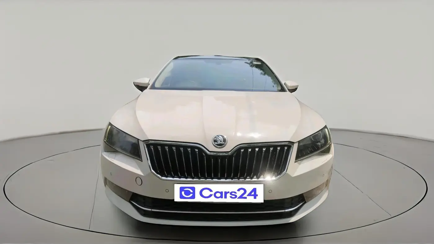 2017 Skoda Superb L&K 1.8 TSI AT, Petrol, Automatic, 1,68,029 km, exterior
