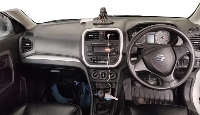 2022 Maruti Vitara Brezza LXI, Petrol, Manual, 31,381 km, interior