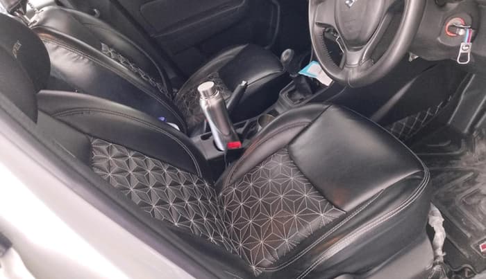 2022 Maruti Vitara Brezza LXI, Petrol, Manual, 31,381 km, interior