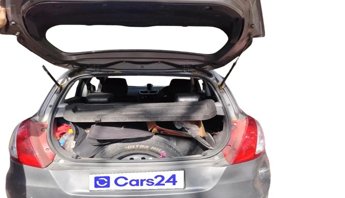 2012 Maruti Swift VXI, CNG, Manual, 92,332 km, exterior