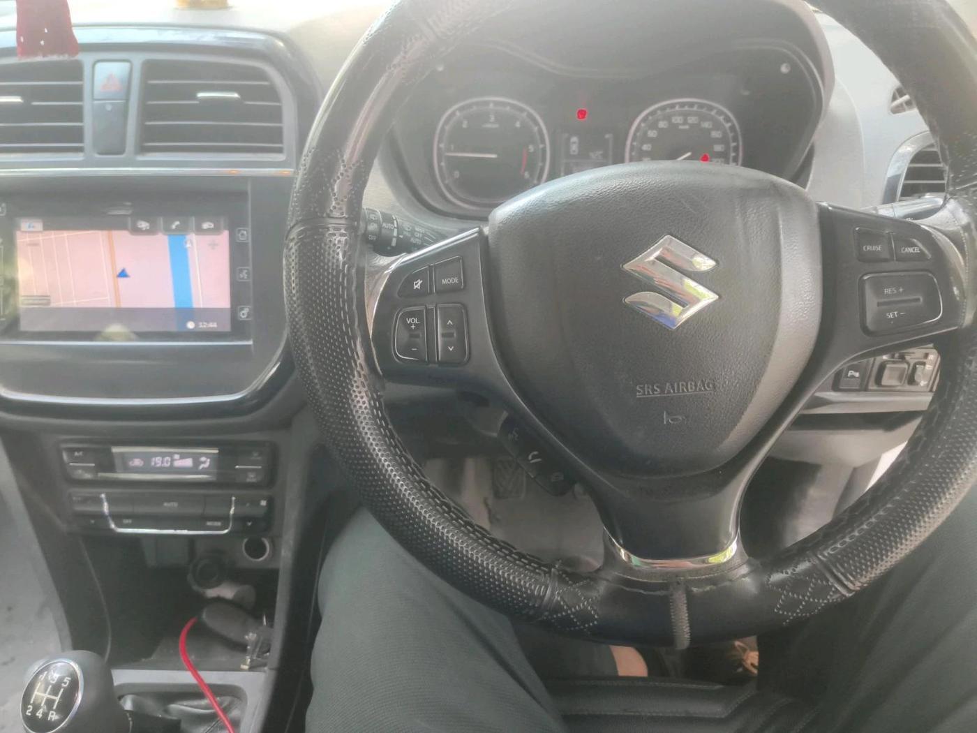 2016 Maruti Vitara Brezza ZDI PLUS, Diesel, Manual, 1,60,488 km, interior