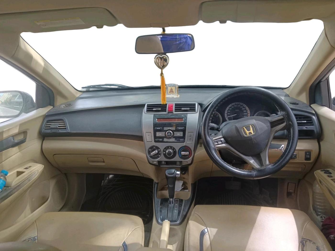 2012 Honda City 1.5L I-VTEC S AT, CNG, Automatic, 2,67,405 km, interior