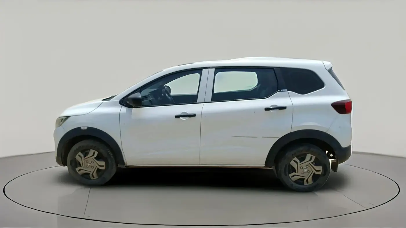 2019 Renault TRIBER RXE MT, Petrol, Manual, 35,588 km, exterior