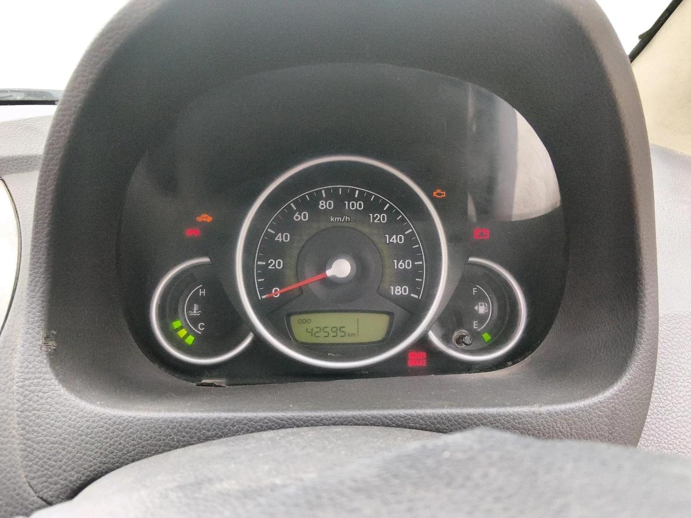 2013 Hyundai Eon MAGNA +, Petrol, Manual, 42,595 km, interior