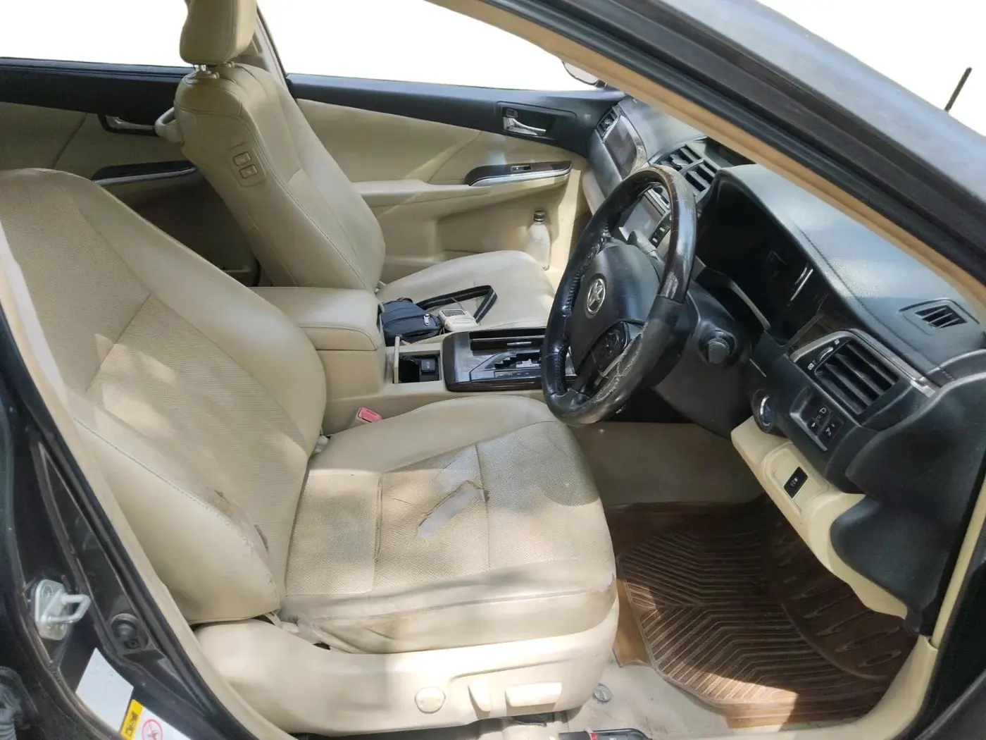 2016 Toyota Camry HYBRID, Hybrid, Automatic, 1,26,762 km, interior