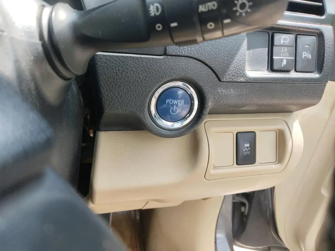 2016 Toyota Camry HYBRID, Hybrid, Automatic, 1,26,762 km, interior