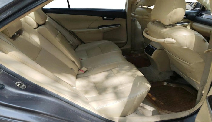 2016 Toyota Camry HYBRID, Hybrid, Automatic, 1,26,762 km, interior