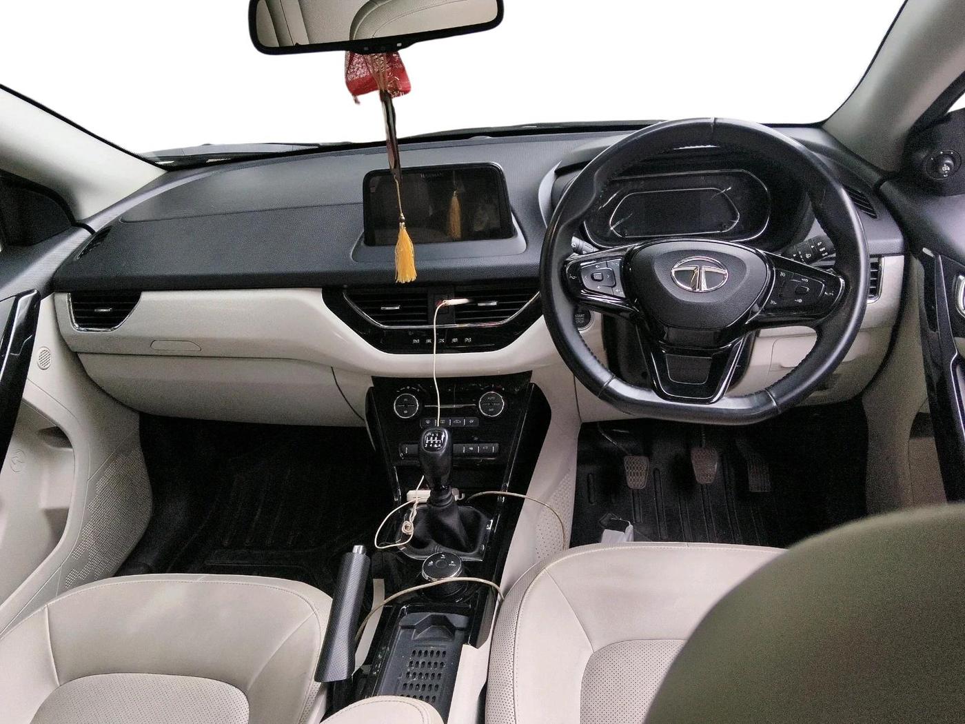 2023 Tata NEXON XZ PLUS LUXURY SUNROOF PETROL, Petrol, Manual, 20,628 km, interior