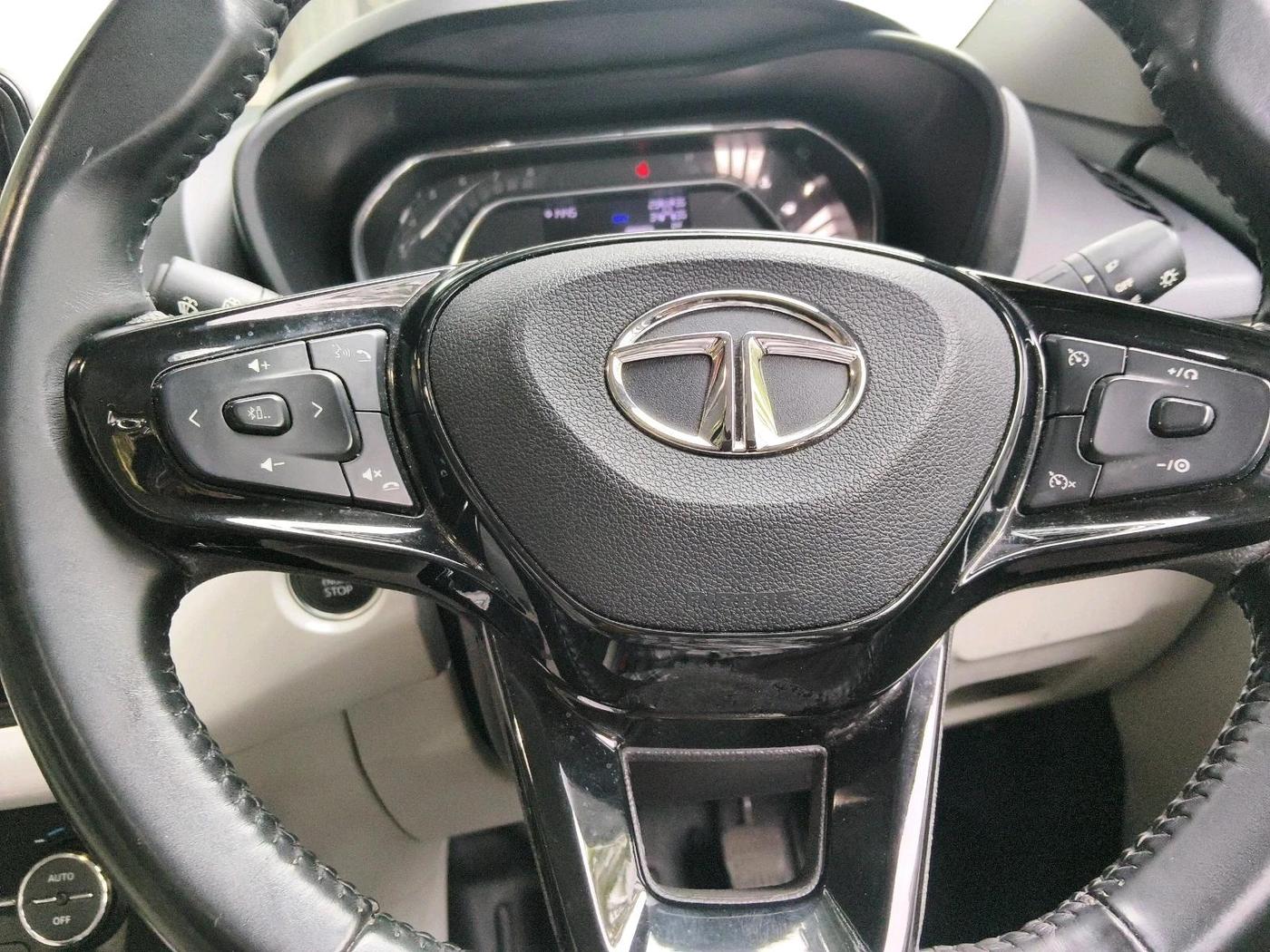 2023 Tata NEXON XZ PLUS LUXURY SUNROOF PETROL, Petrol, Manual, 20,628 km, interior