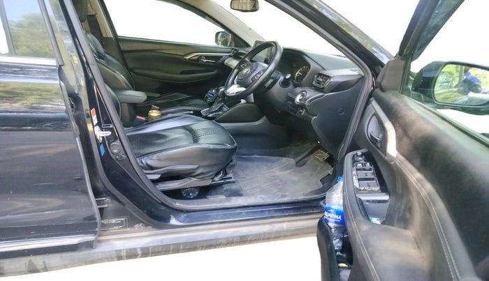 2024 Toyota URBAN CRUISER HYRYDER G AT NEO DRIVE, Petrol, Automatic, 48,865 km, interior