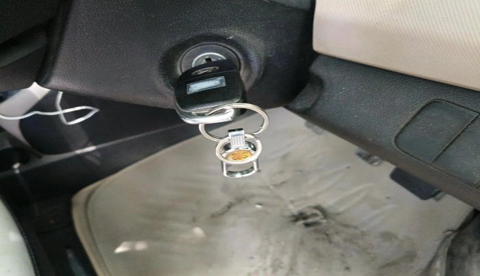 2014 Hyundai Xcent S (O) 1.2, Petrol, Manual, 1,64,901 km, interior