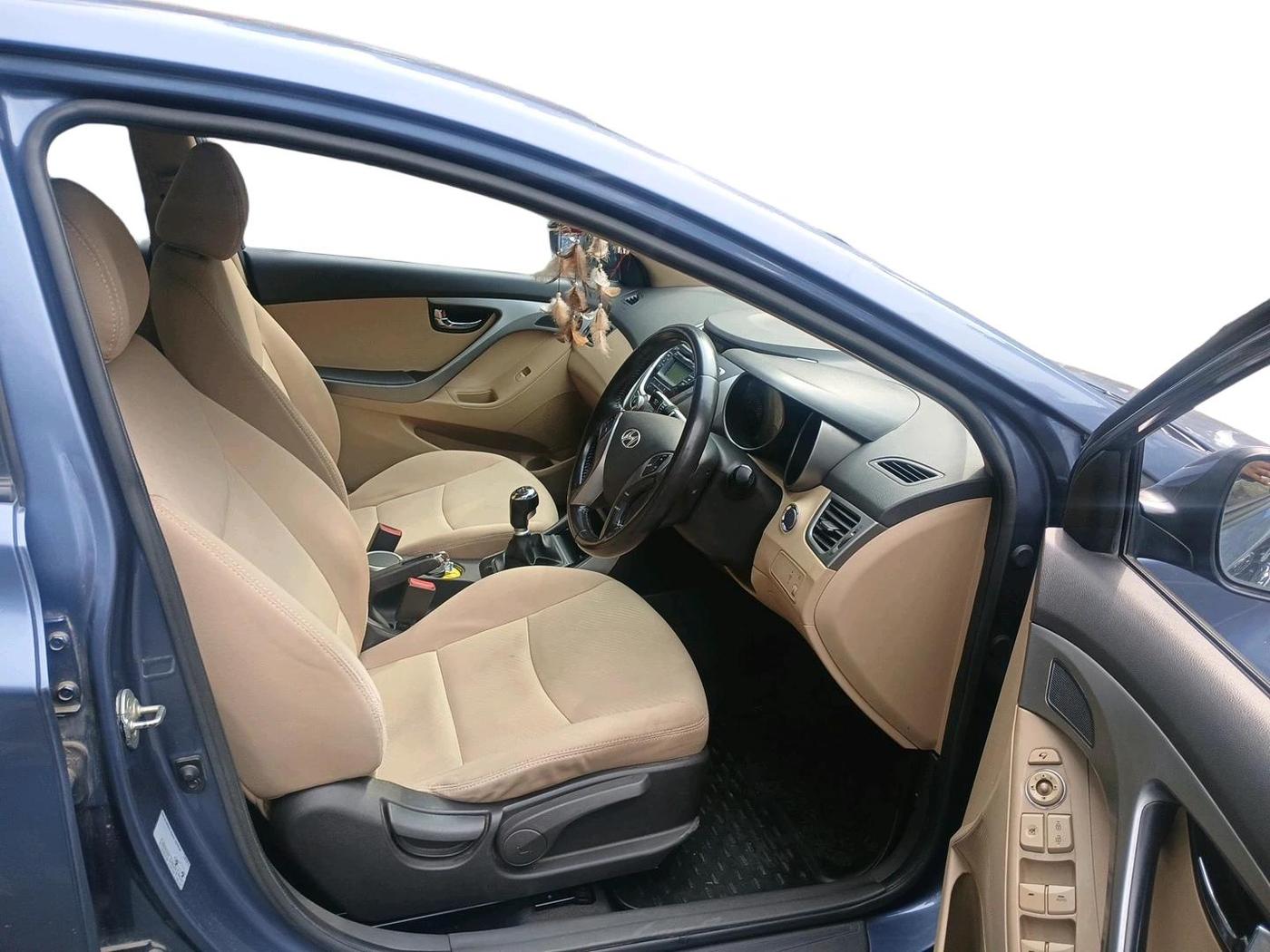 2014 Hyundai New Elantra 1.8 S VTVT, CNG, Manual, 45,319 km, interior