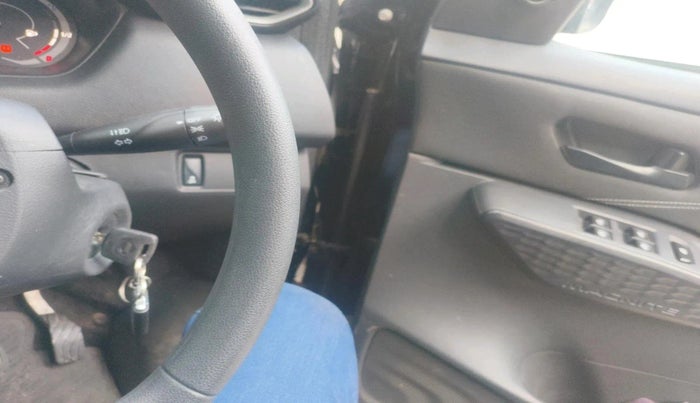 2025 Nissan MAGNITE Visia EZ-Shift, Petrol, Automatic, 5,993 km, interior