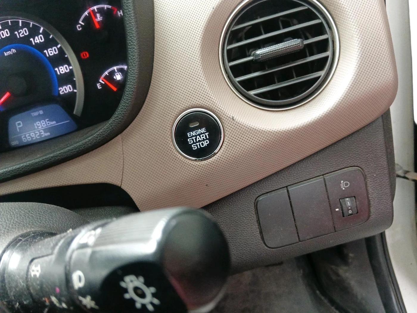 2015 Hyundai Grand i10 ASTA AT 1.2 KAPPA VTVT, Petrol, Automatic, 66,923 km, interior