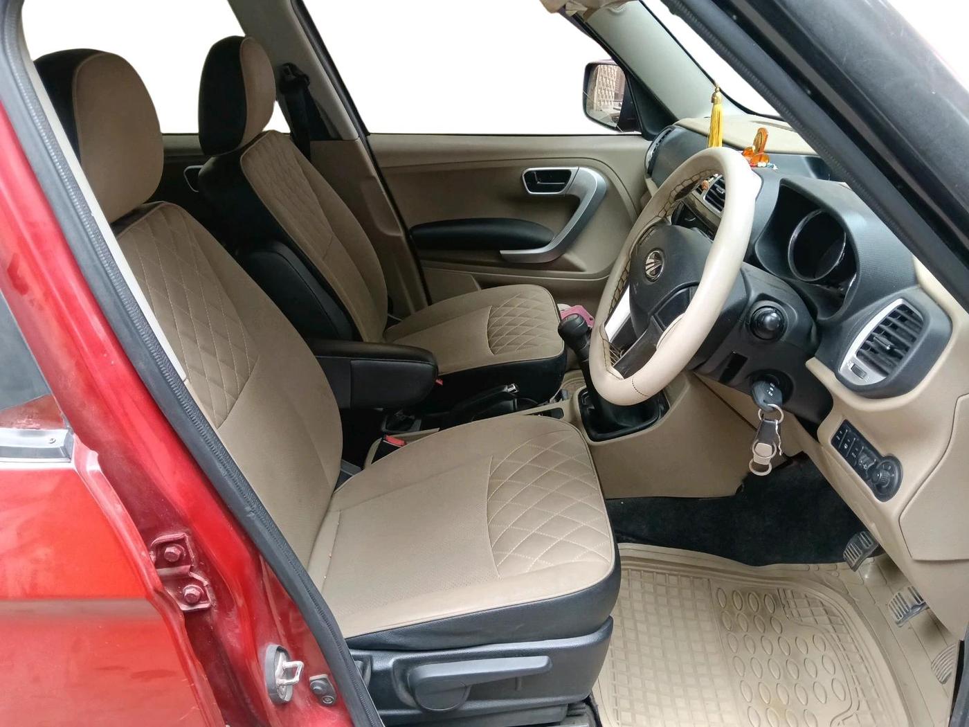 2018 Mahindra TUV300 T10, Diesel, Manual, 61,180 km, interior