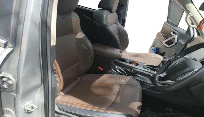 2023 Mahindra SCORPIO-N Z8 PETROL AT 7 STR, Petrol, Automatic, 14,099 km, interior