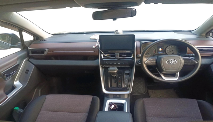 2024 Toyota INNOVA HYCROSS GX (O) 7 STR, Petrol, Automatic, 23,142 km, interior