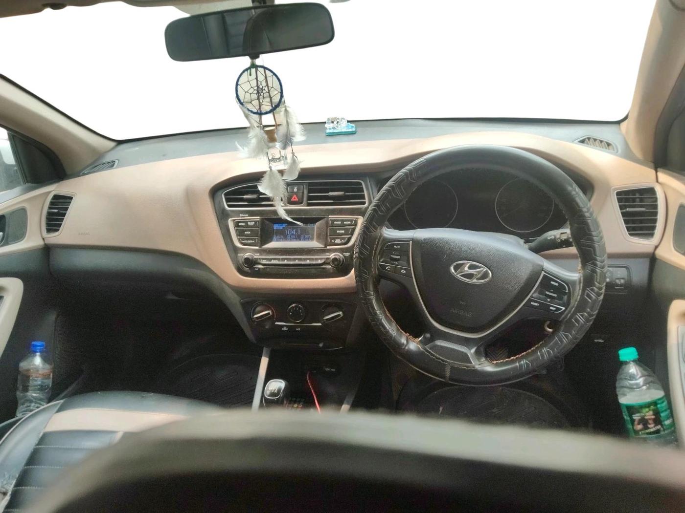 2019 Hyundai Elite i20 MAGNA PLUS 1.2, Petrol, Manual, 1,00,942 km, interior