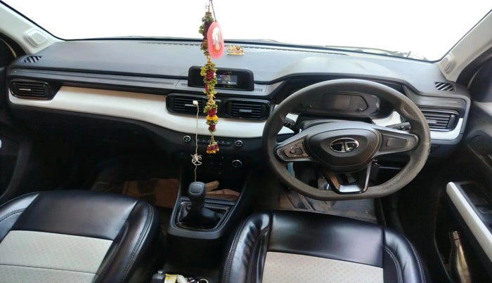 2024 Tata PUNCH PURE MT, CNG, Manual, 47,045 km, interior