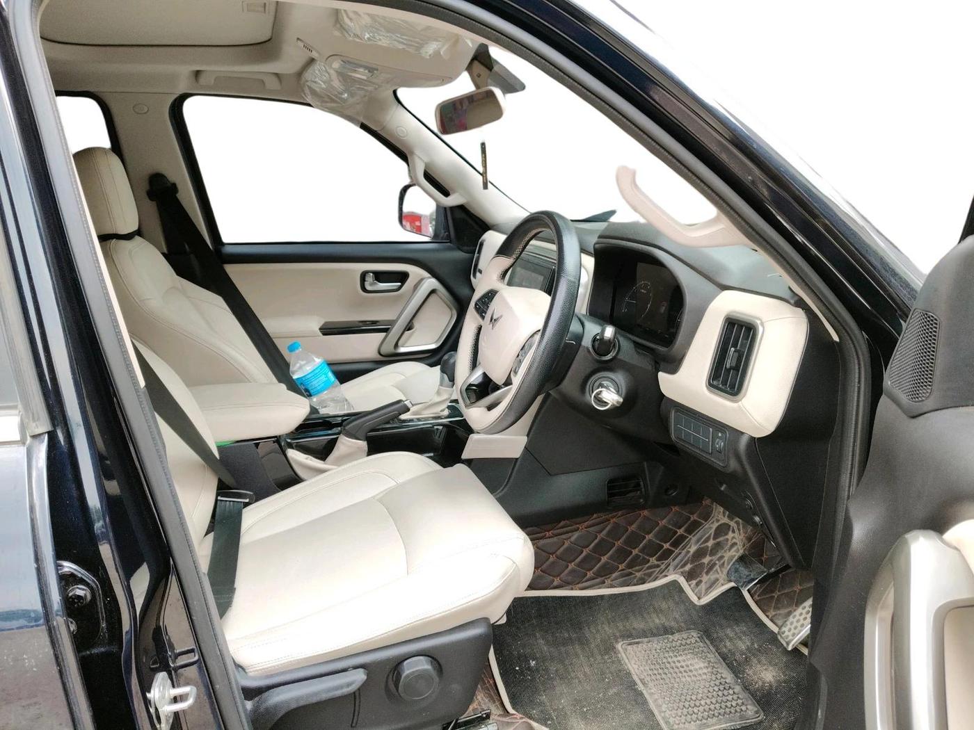 2024 Mahindra SCORPIO-N Z8 Select Diesel AT 2WD, Diesel, Automatic, 72,941 km, interior