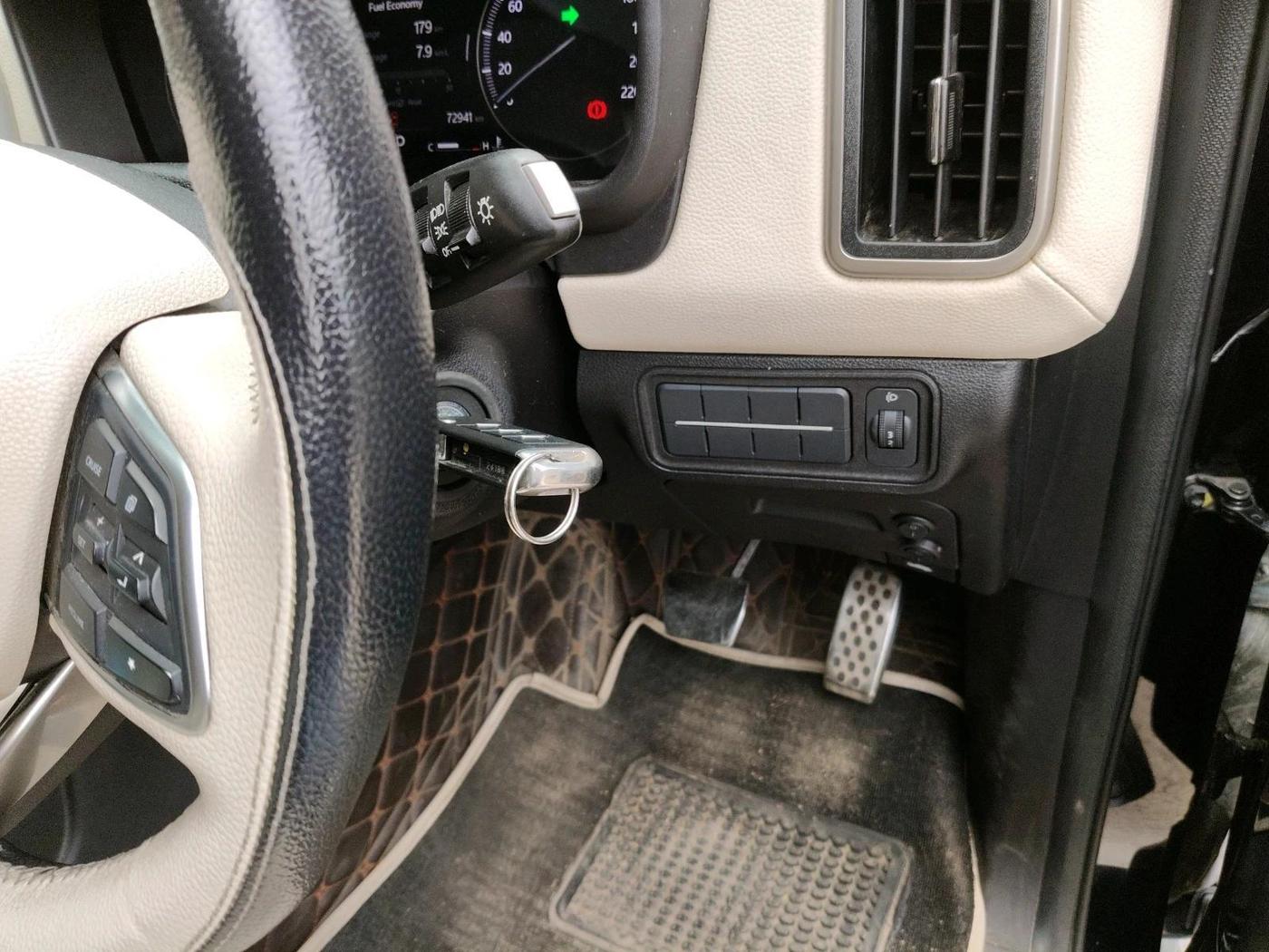 2024 Mahindra SCORPIO-N Z8 Select Diesel AT 2WD, Diesel, Automatic, 72,941 km, interior