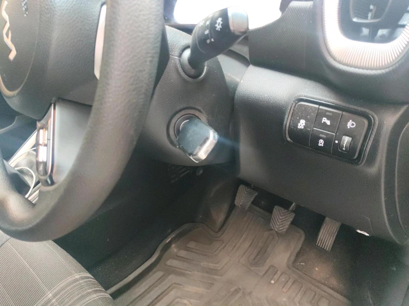 2024 KIA SONET HTK (O) 1.2 Petrol MT, Petrol, Manual, 26,990 km, interior