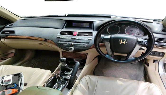 2011 Honda Accord 2.4L I-VTEC MT, Petrol, Manual, 90,177 km, interior