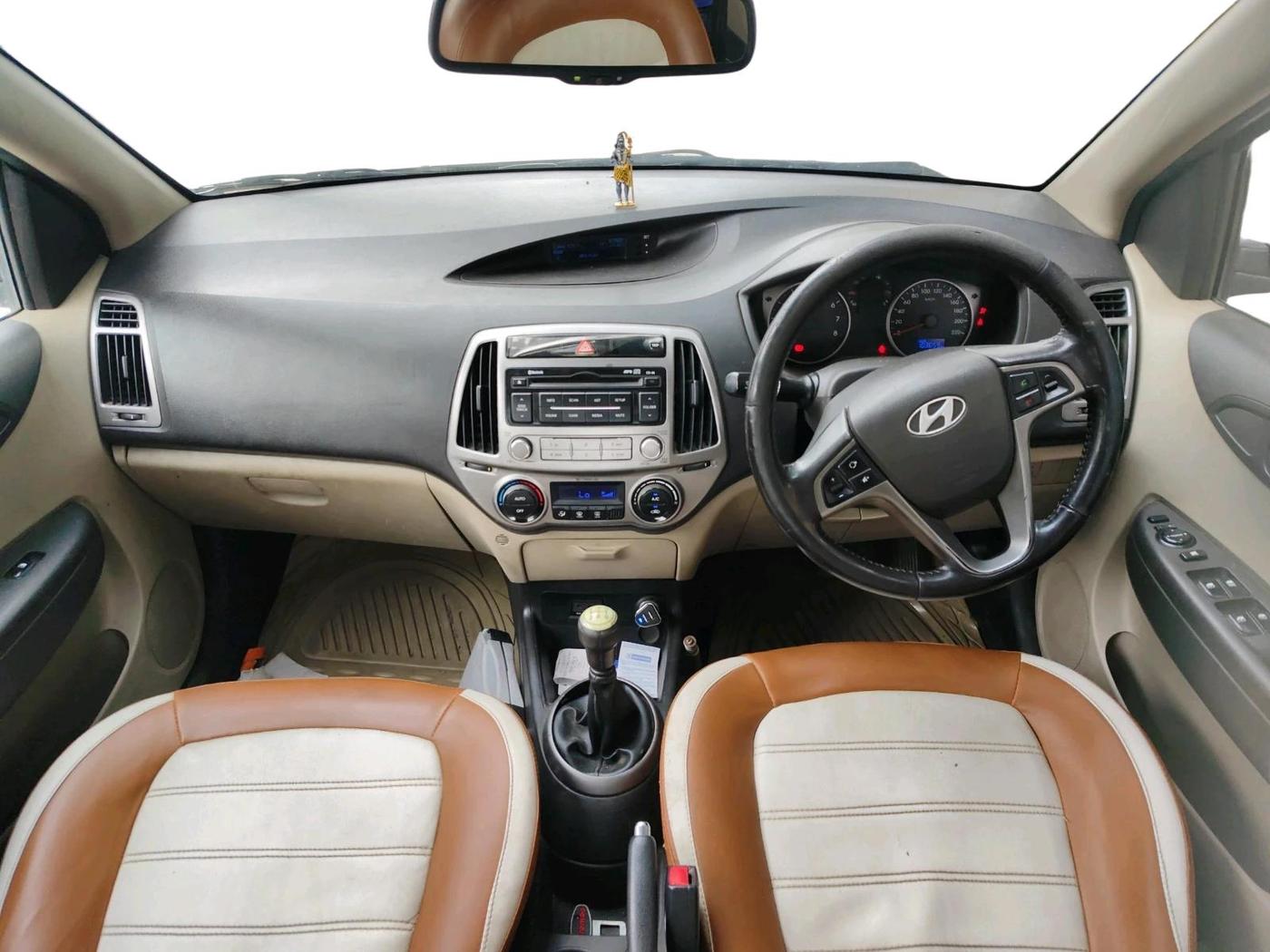 2012 Hyundai i20 SPORTZ 1.2, Petrol, Manual, 1,03,659 km, interior