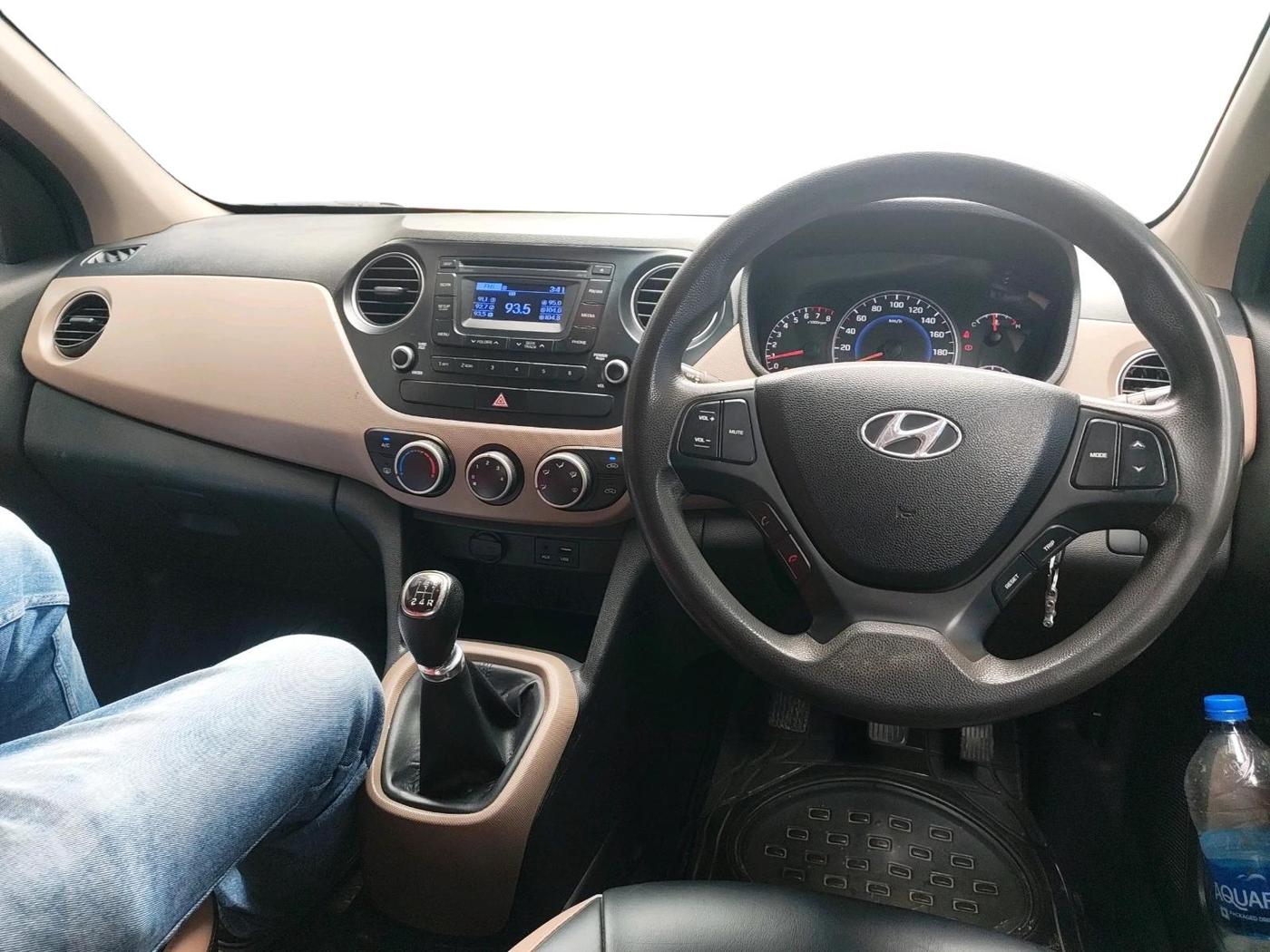2016 Hyundai Grand i10 SPORTZ 1.2 KAPPA VTVT, Petrol, Manual, 77,076 km, interior
