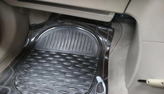 2014 Maruti Ertiga VXI, Petrol, Manual, 61,690 km, interior