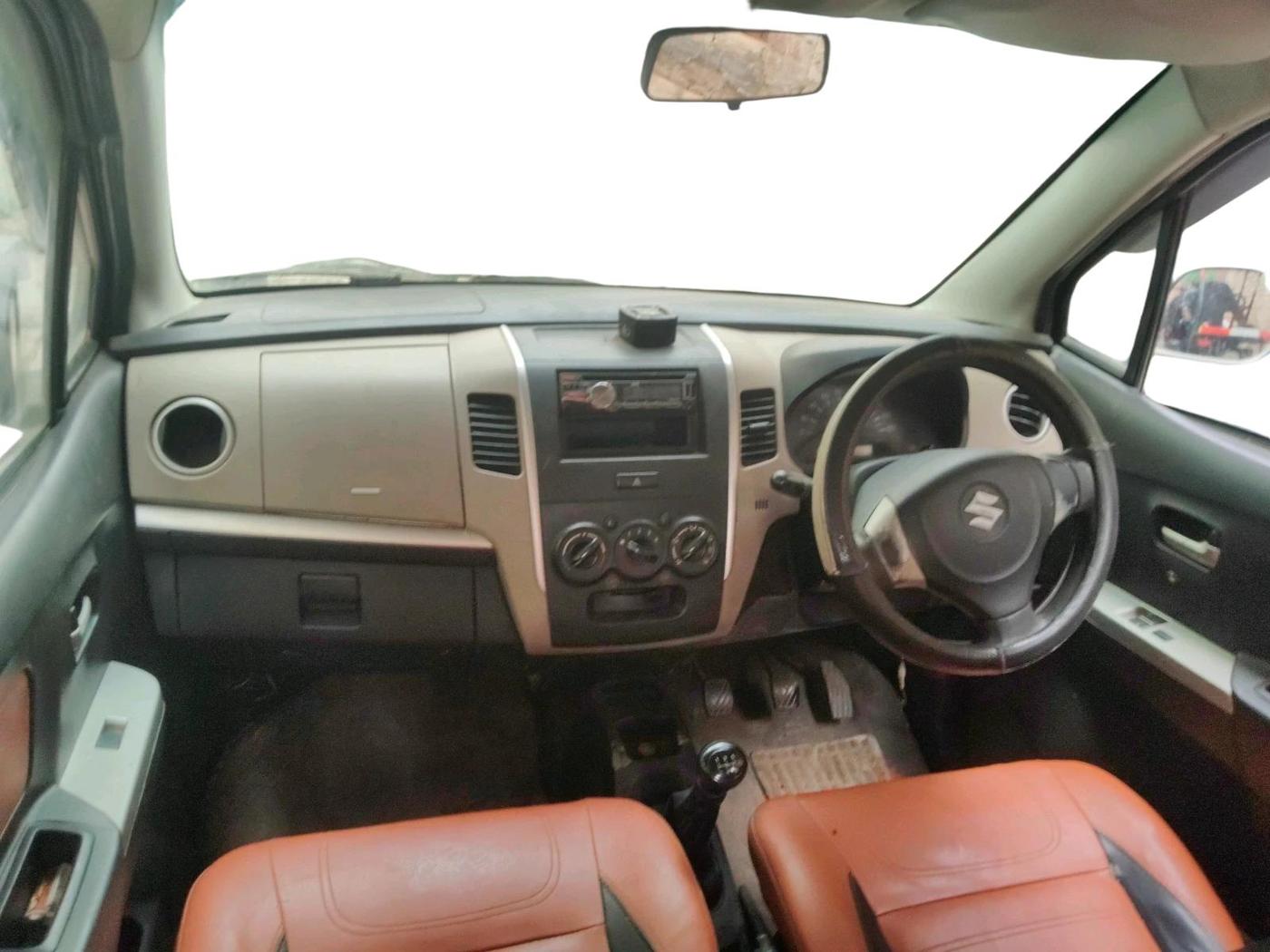 2014 Maruti Wagon R 1.0 LXI, CNG, Manual, 81,227 km, interior