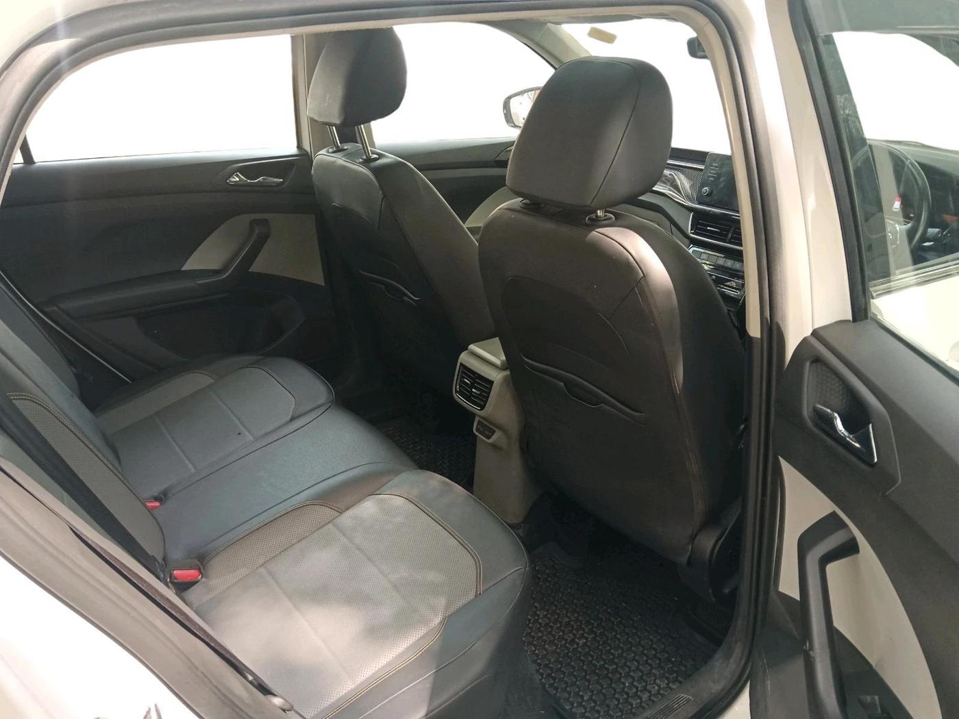2023 Skoda KUSHAQ STYLE 1.0L TSI AT, Petrol, Automatic, 37,772 km, interior